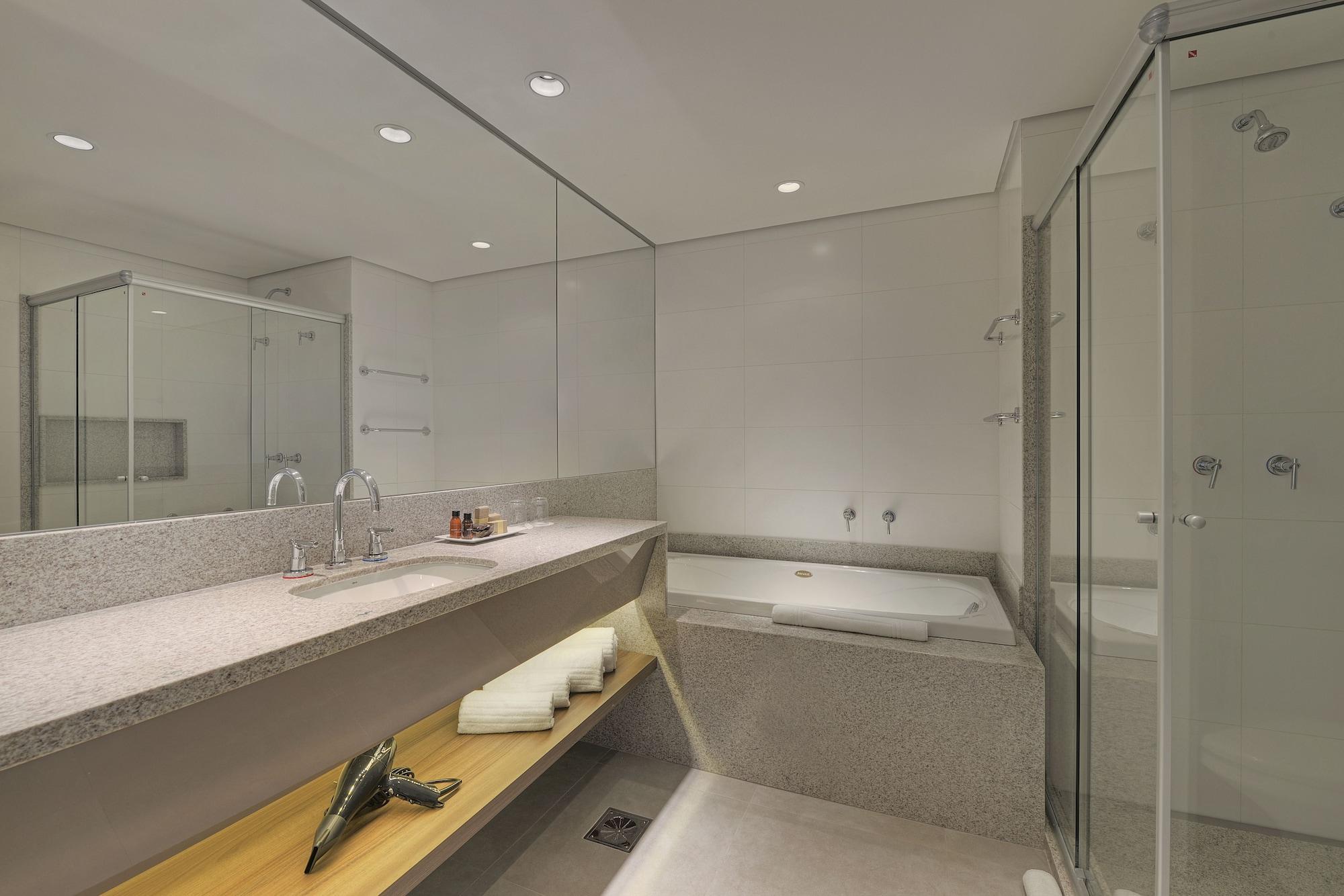 Deville Prime Campo Grande Campo Grande  Extérieur photo Bathroom