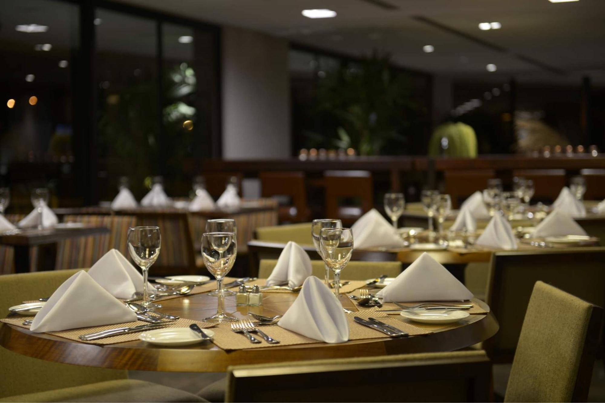 Deville Prime Campo Grande Campo Grande  Extérieur photo Restaurant