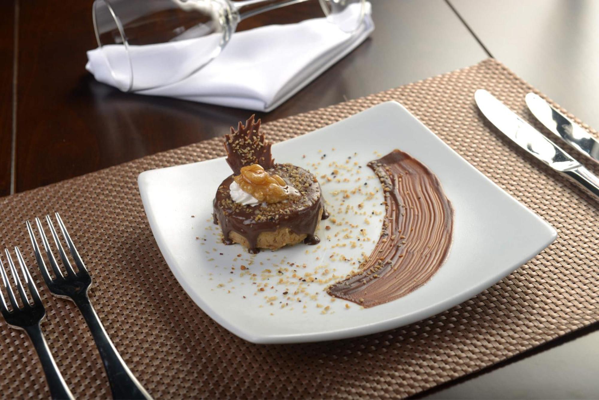 Deville Prime Campo Grande Campo Grande  Extérieur photo A chocolate dessert